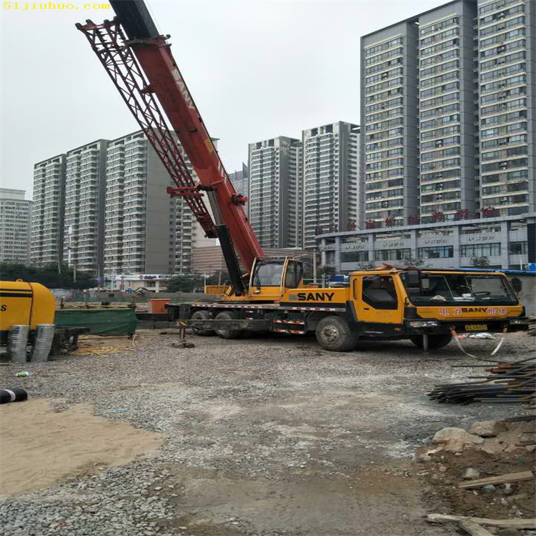上海嘉定选择专业吊车租赁服务，轻松解决高空作业难题